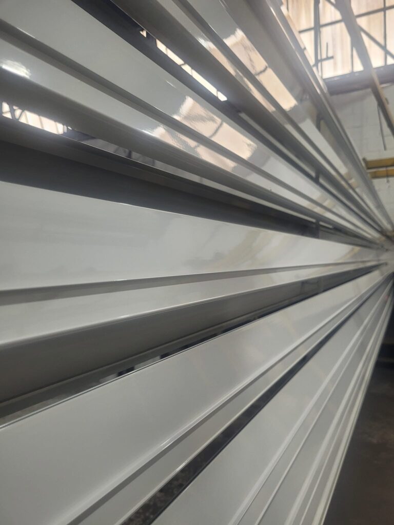 Detalle de terminación en perfiles de aluminio